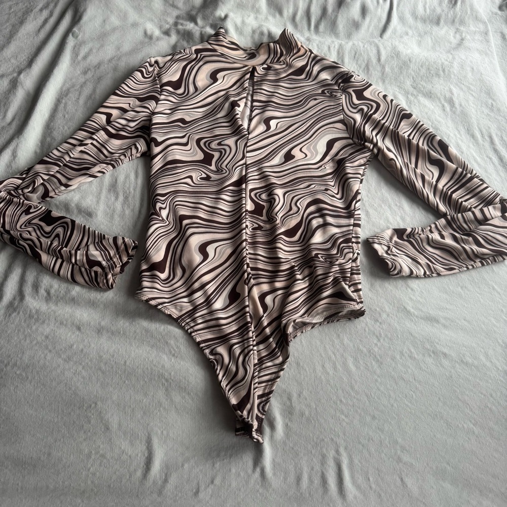 Streetwear society brown and cream abstract bodysuit with keyhole